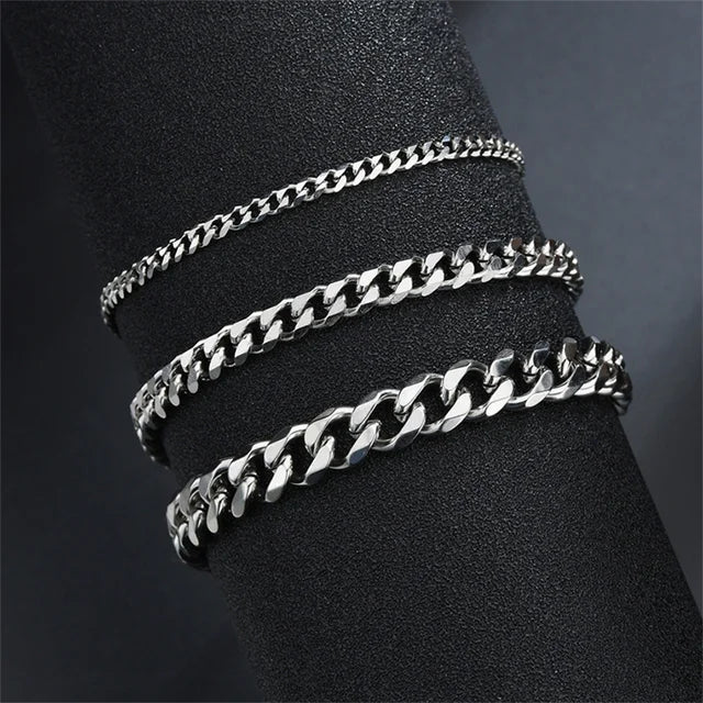 Pulsera unisex simple de acero inoxidable.